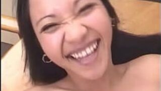 Sexy Filipino Loni giving a hot blowjob porn video